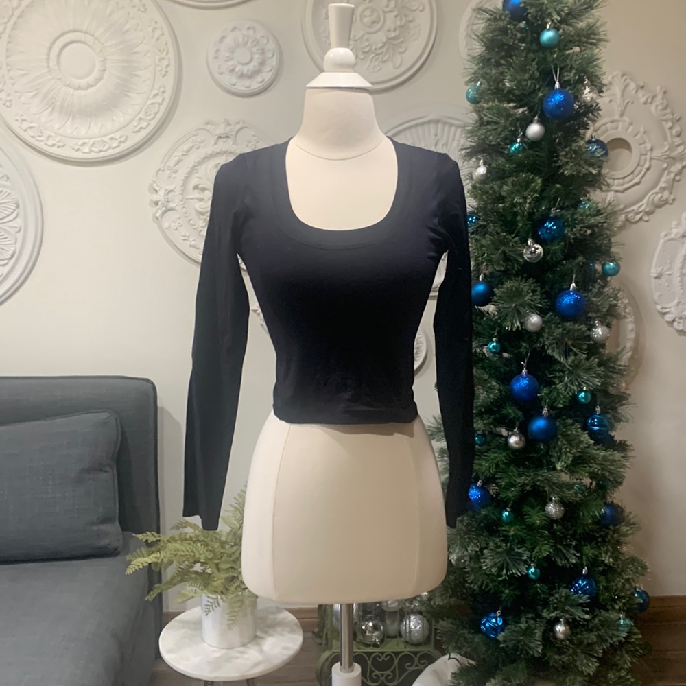 Stretchy long sleeve top